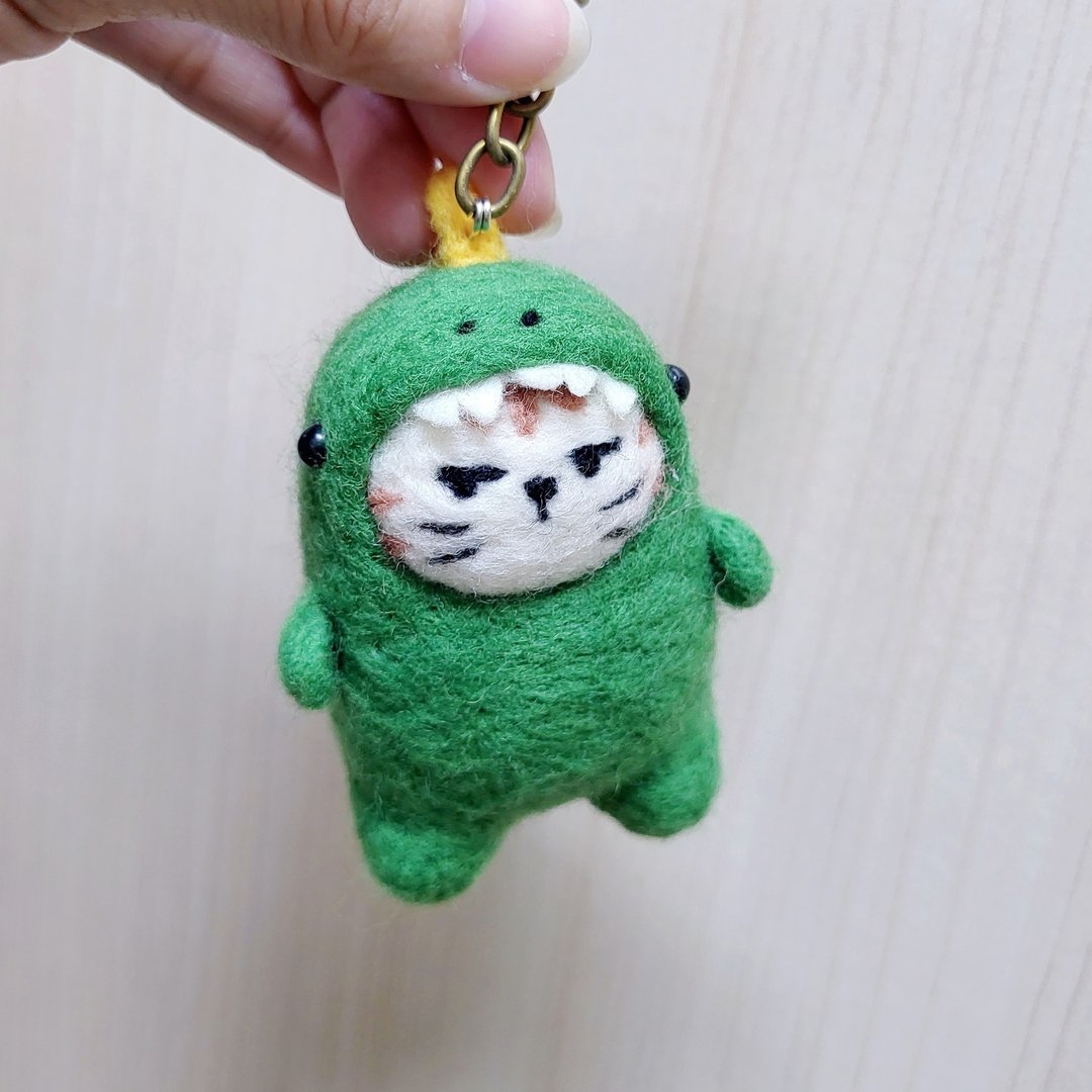 佩宁手作│恐龙猫咪羊毛毡│钥匙圈.吊饰.包包挂饰│ - 钥匙链/钥匙包 - 羊毛 