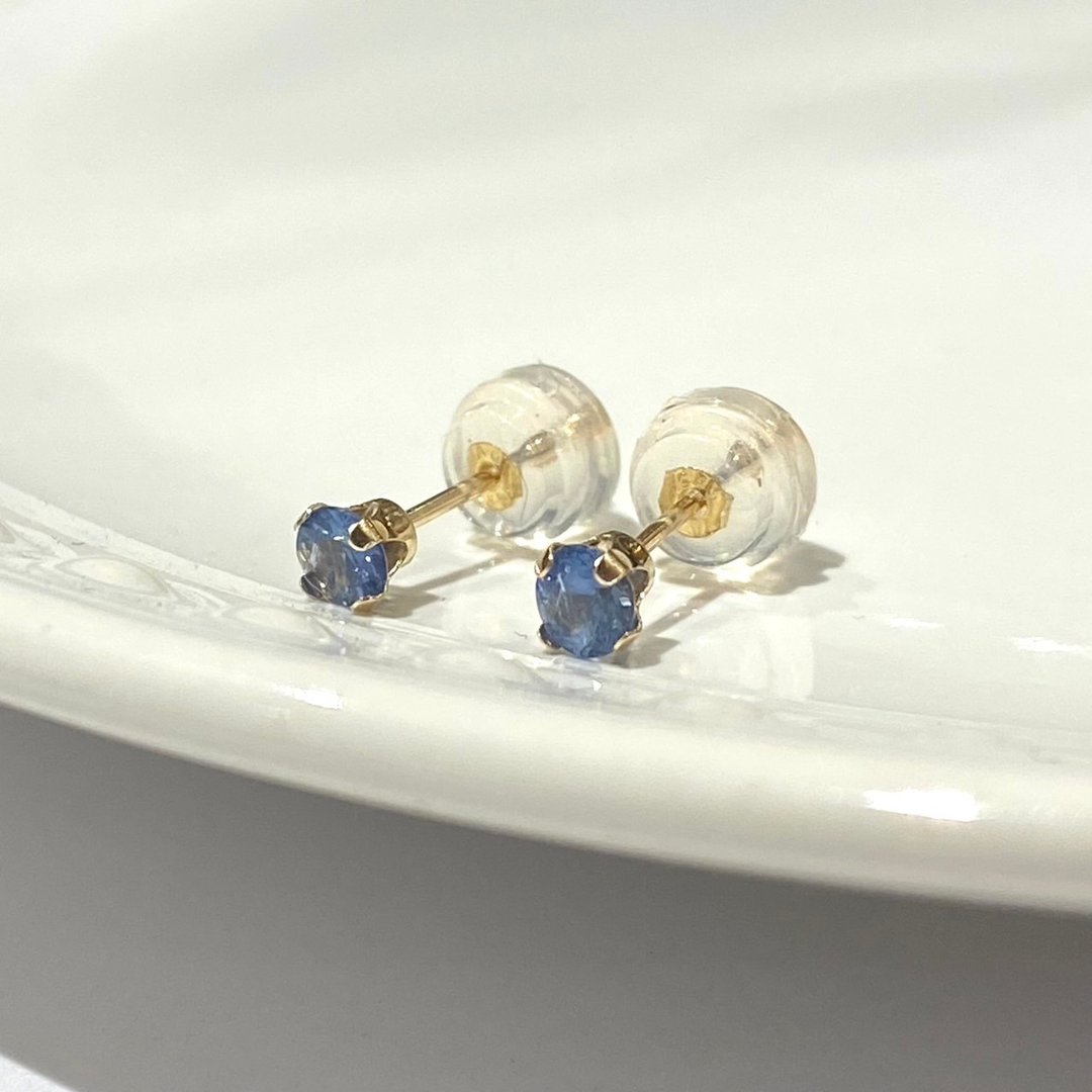 【K14 GOLD SAPPHIRE】14K 3mm 爪镶蓝宝石耳环 14KP4 9月诞生石 【SOLID GOLD】 - 耳环/耳夹 - 其他金属 蓝色