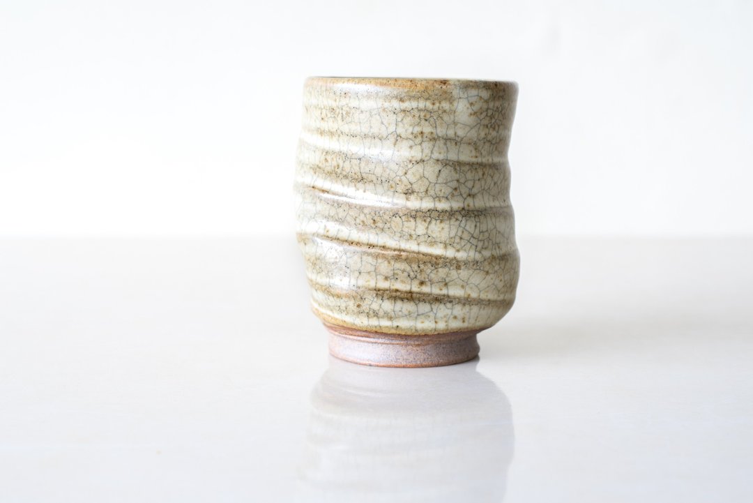 扭转茶杯 / 手拉坏・釉烧手作陶器 - 茶具/茶杯 - 陶 卡其色