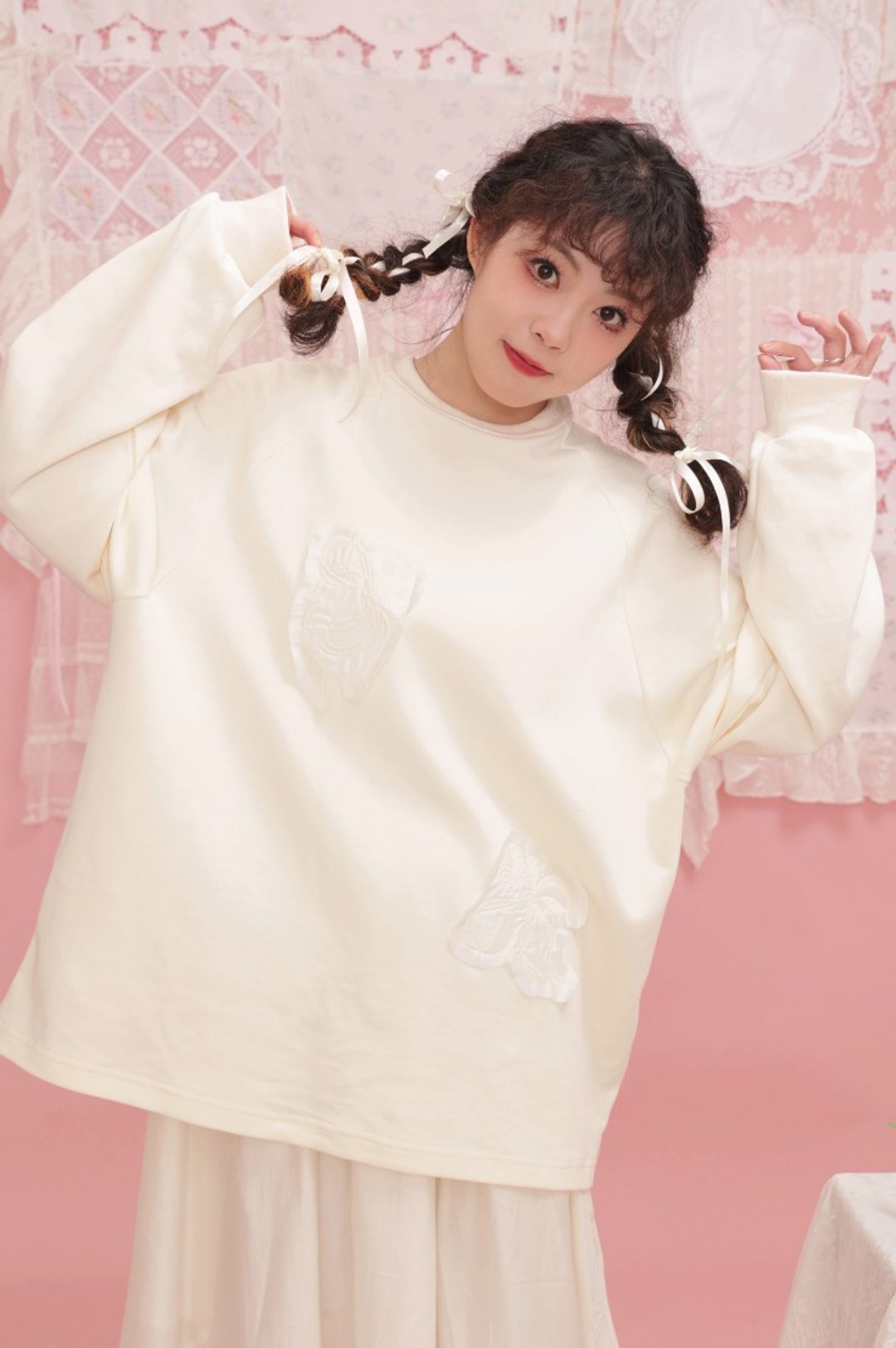 甜美少女 蝴蝶结玫瑰刺绣奶油色卫衣 - 女装上衣 - 其他材质 白色