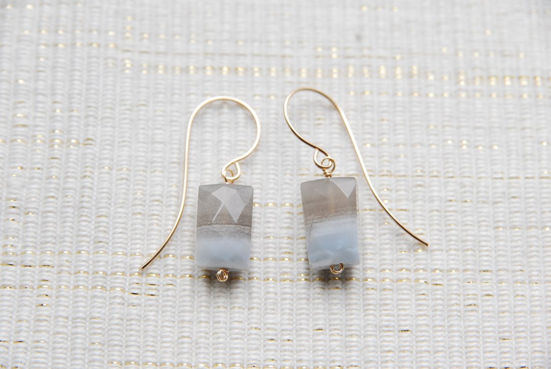 Striped blue opal recreation cut earrings no.6 14kgf - 耳环/耳夹 - 半宝石 蓝色