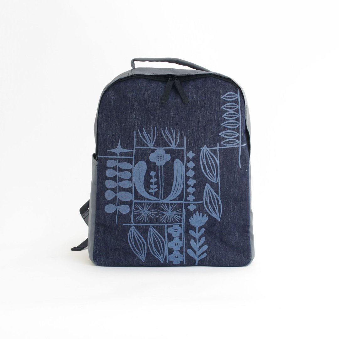 Flower field embroidery / rucksack - 后背包/双肩包 - 尼龙 灰色