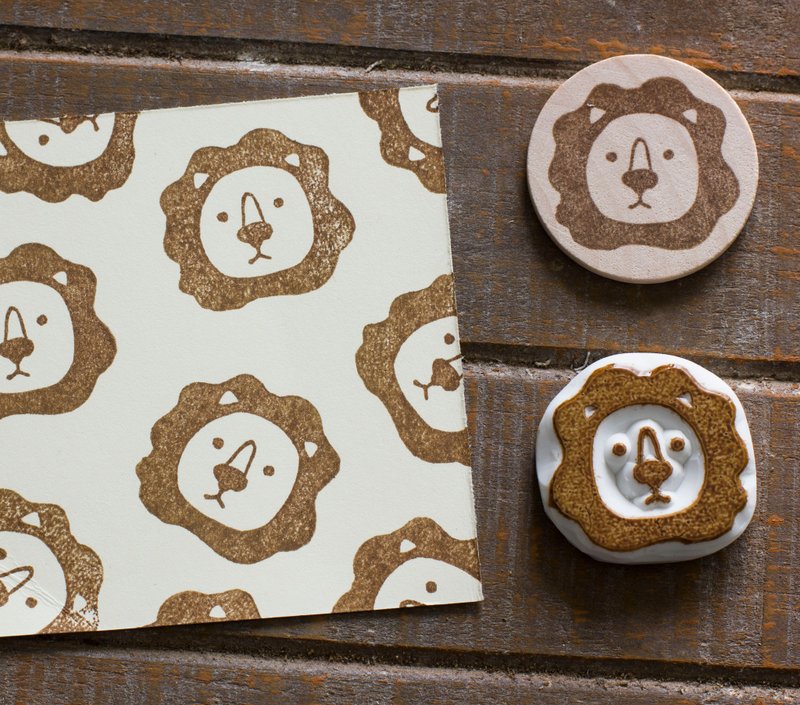 森林中的好朋友系列 小狮子刻印章 手刻橡 皮章 - 印章/印台 - 橡胶 卡其色