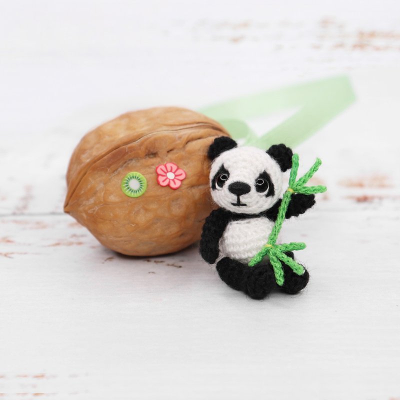Crochet pattern Micro Panda, PDF Digital Download, DIY mini amigurumi tutorial - 手工艺教程/工具书 - 其他材质 