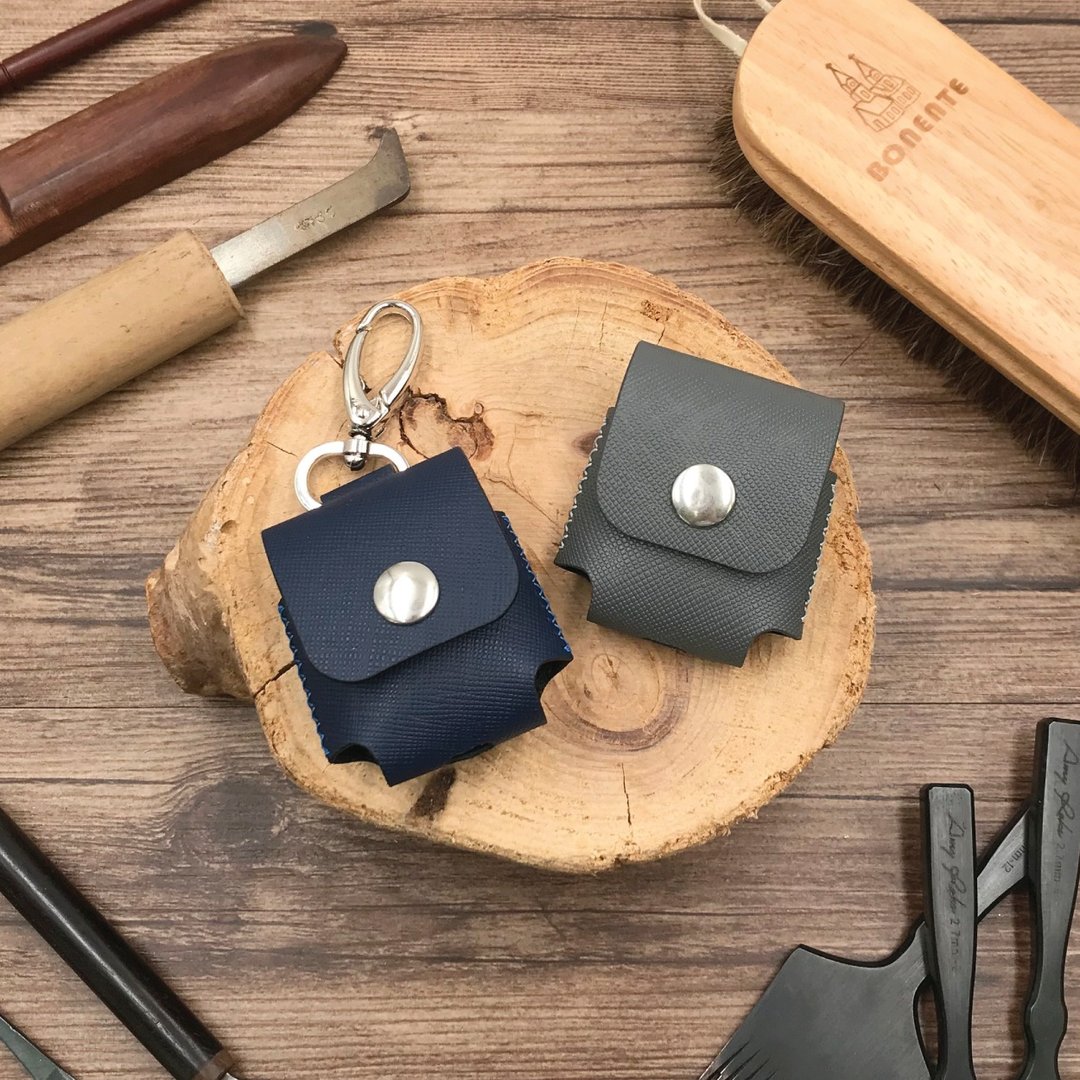 【AirPods1/2保护套】十字纹牛皮系列 | 耳机 | 香港手缝皮具 - 耳机 - 真皮 多色
