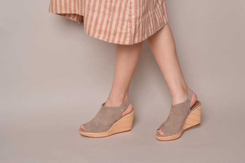 90122 鱼口楔型鞋 卡其 - 女款休闲鞋 - 真皮 