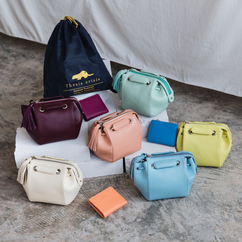 GOODY BAG- STUDIO CHOICE 'CUDDLE' LEATHER BAG AND 'PEONY' SHORT LEATHER WALLET - 侧背包/斜挎包 - 真皮 多色