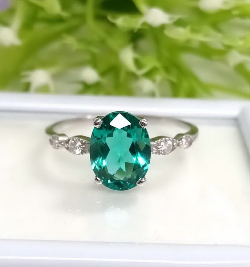 天然绿色托帕石银戒指，礼物或特殊纪念日戒指 9 x 7 mm - 戒指 - 纯银 绿色