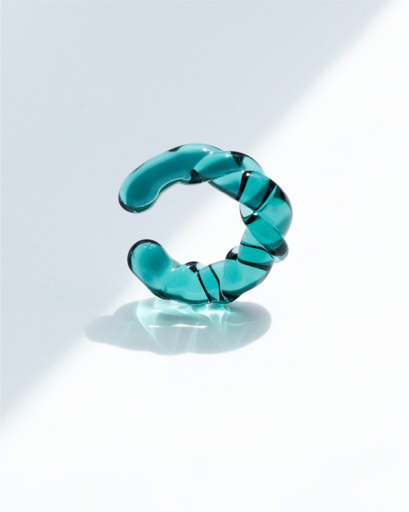 手工制麻花玻璃耳骨夹【绿松色】 - 耳环/耳夹 - 玻璃 绿色