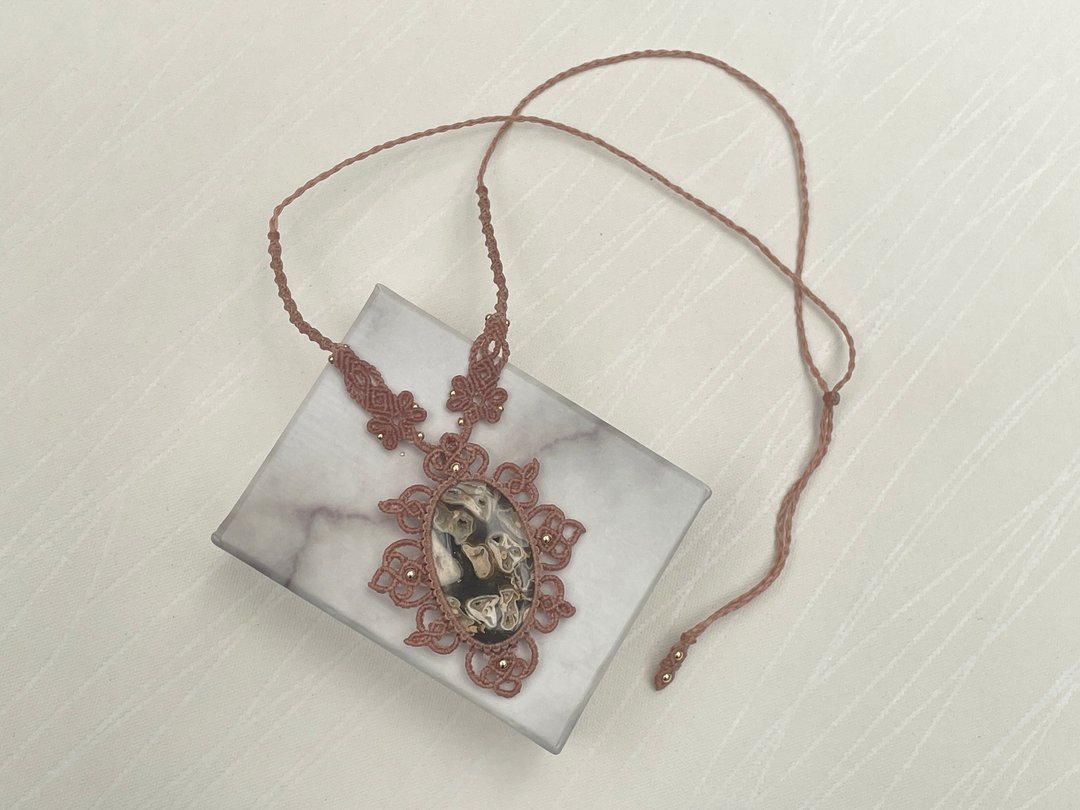 #220912 Macrame 花生木化石 编织 颈链 - 项链 - 半宝石 粉红色