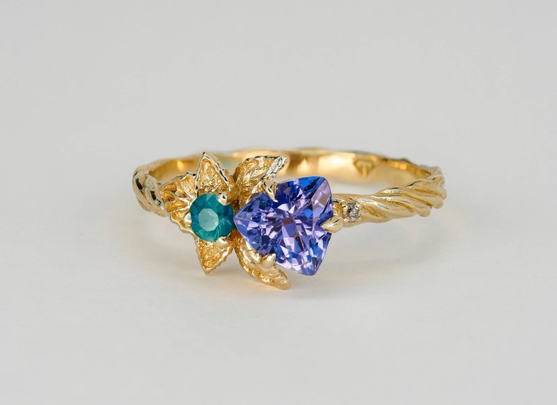 14 kt gold ring with tanzanite, sapphire and diamonds. - 戒指 - 贵金属 金色