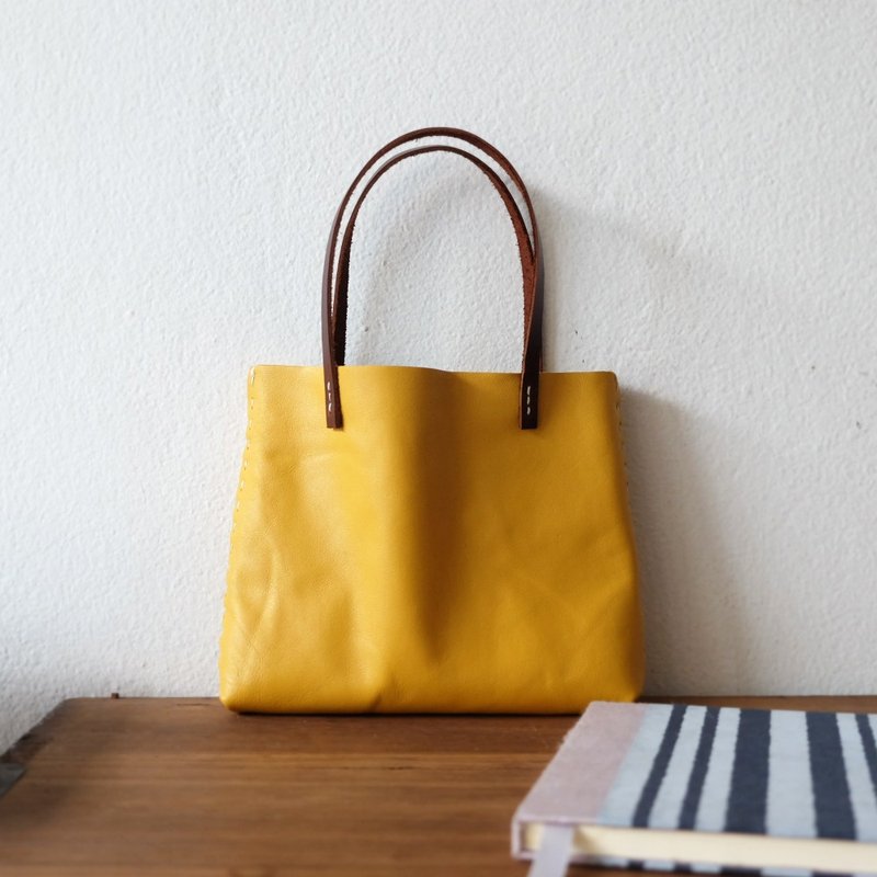 Tiny Little Yellow Tote Bag / Lemon Yellow Small Handbag. - 手提包/手提袋 - 真皮 黄色