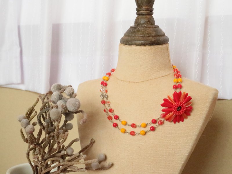 非洲菊胸针与车臣克斯（Czech）玻璃珠双链项链 组合 红橙色 两用优雅 时尚珠宝 套组 - 项链 - 玻璃 红色