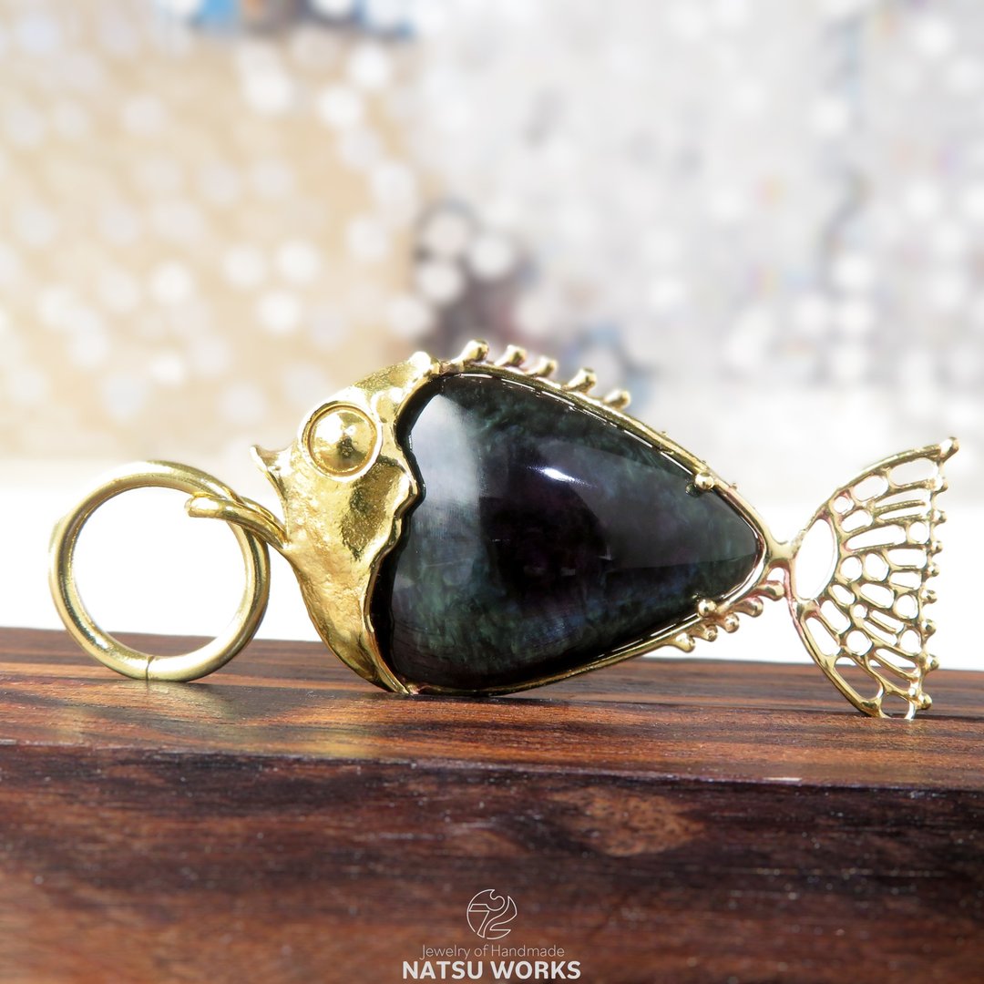 丝绒黑曜石 鱼造型吊饰 / Velvet Obsidian Fish charms - 吊饰 - 宝石 多色