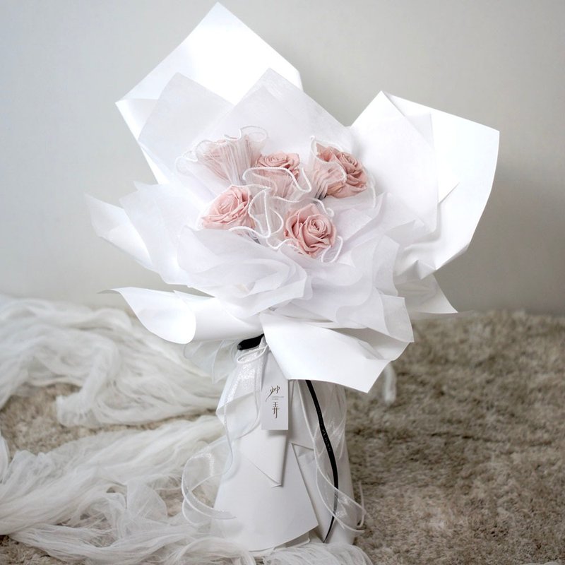 【艹弄Garden Lane Floral】公主风永生玫瑰花束(M)/求婚花束 - 干燥花/捧花 - 植物．花 