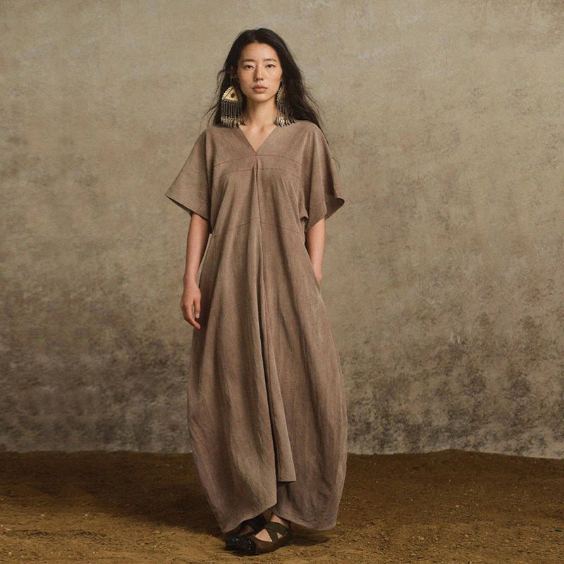 新中式復古V領法式茶歇裙 / 短袖長款連衣裙 / 中國風氣質顯瘦 - 洋装/连衣裙 - 丝．绢 咖啡色