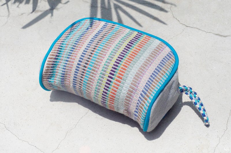 情人节礼物 限量手工拼布长型收纳包 / 民族风包 / 相机包 / 化妆包 / 手机包 / 旅行手拿包 - 蓝色天空 缤纷彩虹条纹 - 手拿包 - 棉．麻 蓝色
