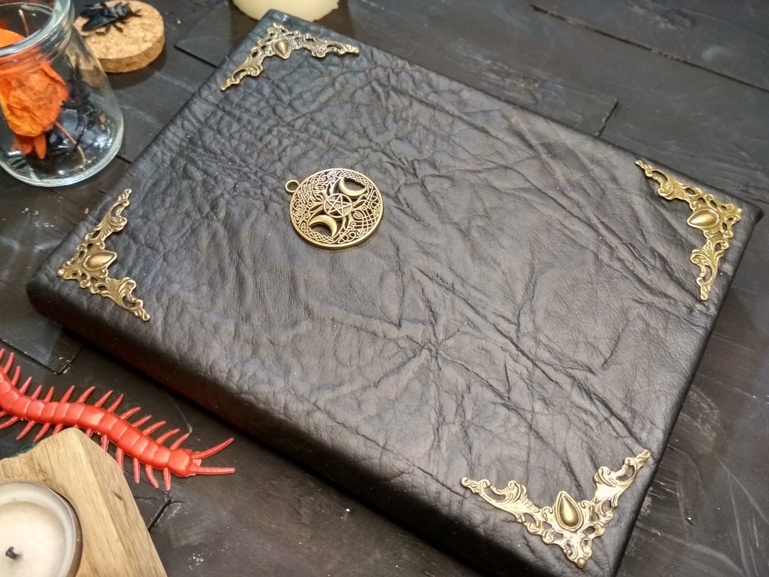 实用魔法之书 旧咒语书 女巫魔法书 手工日记 - 笔记本/手帐 - 纸 黑色