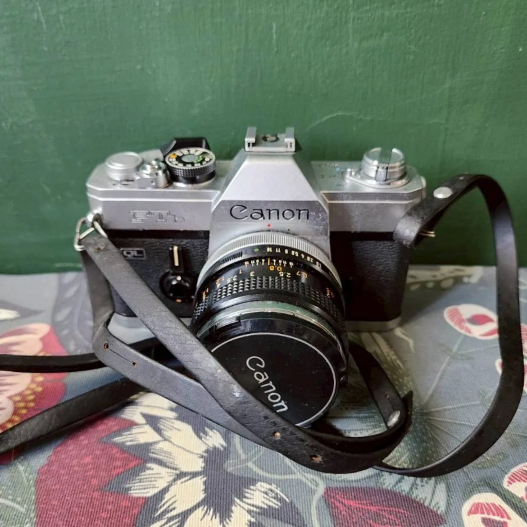 专业相机店 不能用的 CANON FTB+ 50mm F1.8 零件机 摆饰 道具 - 相机 - 其他金属 银色