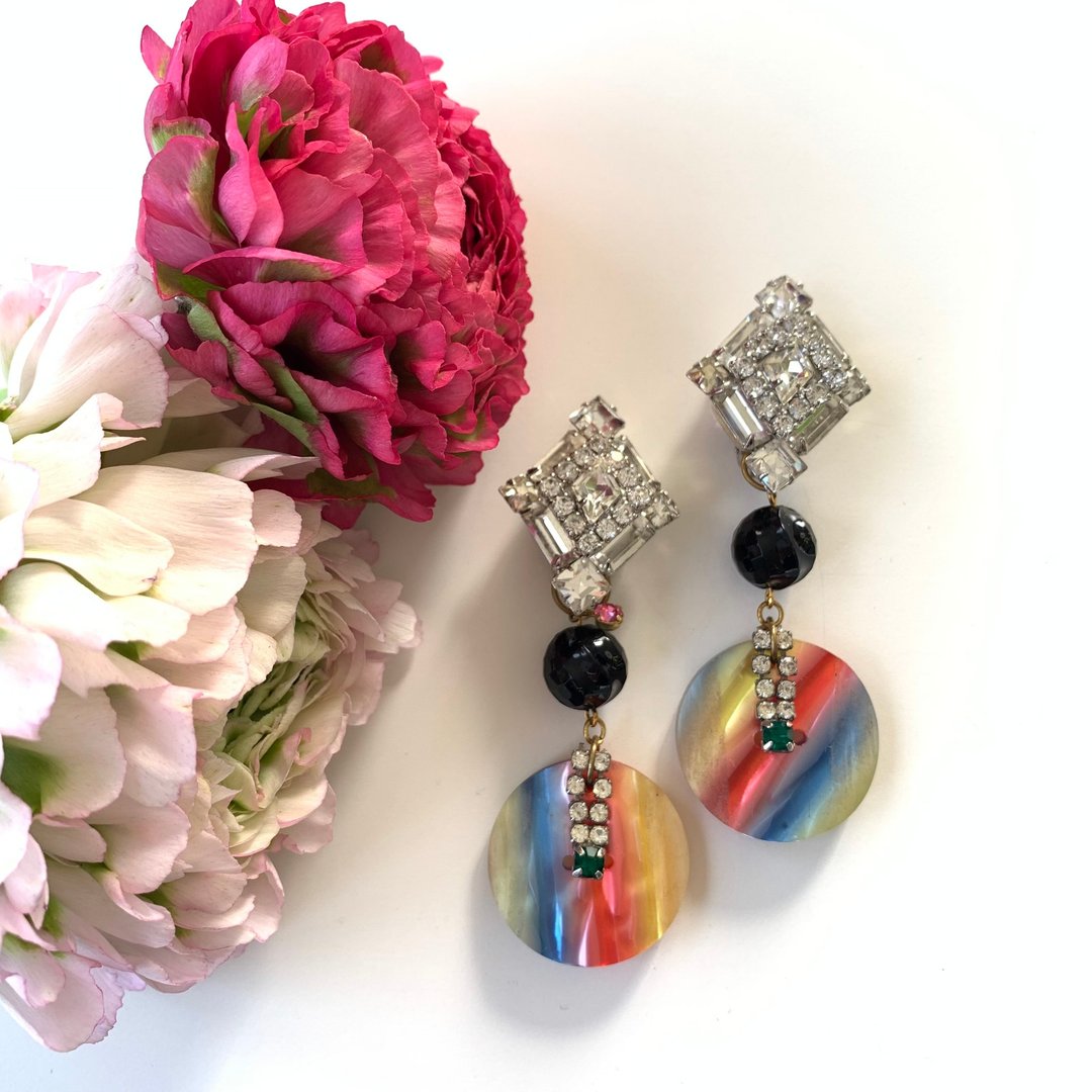 Rainbow Color Button & Rhinestone Earrings - 耳环/耳夹 - 玻璃 多色