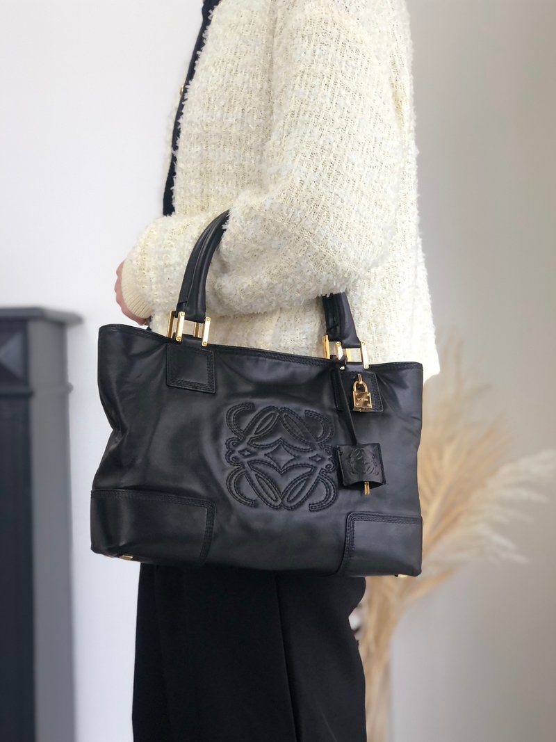 【日本直送 名牌中古包】LOEWE 罗威 托特包 黑色 Anagram 压纹 皮革 vintage 古董 ycheug - 手提包/手提袋 - 真皮 黑色