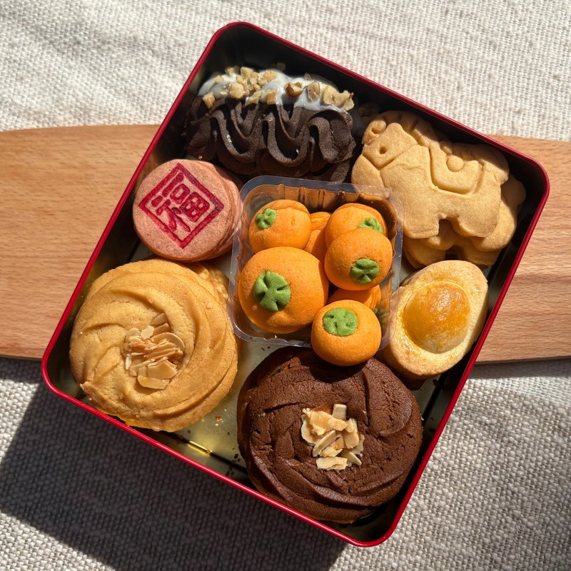 【伊甸台中迦南园】 春节饼干铁盒 多款饼干 新年礼盒 限量贩售 - 零食/点心 - 其他材质 多色