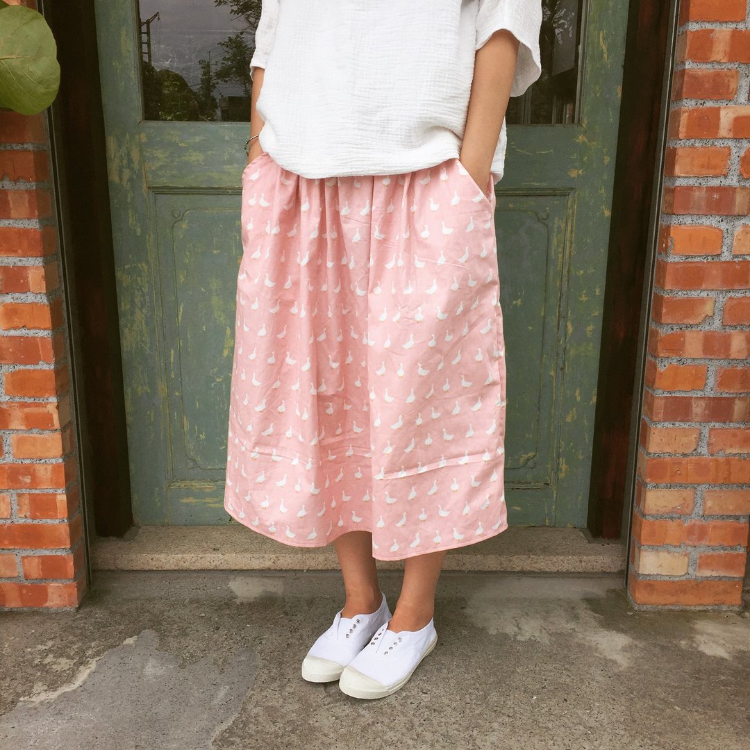 手作服  舒服春夏棉质口袋童趣卡通鸭子圆裙 粉红粉绿两色 - 裙子 - 棉 粉红色