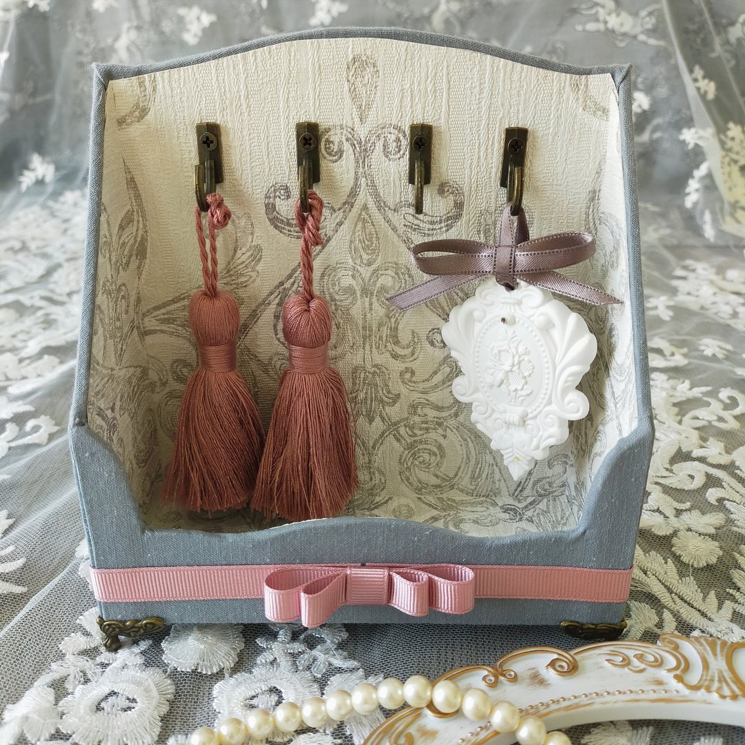 Key box French chic Ribbon Key stand Key rack Key case Key holder Key storage Made-to-order - 置物架/篮子 - 棉 灰色