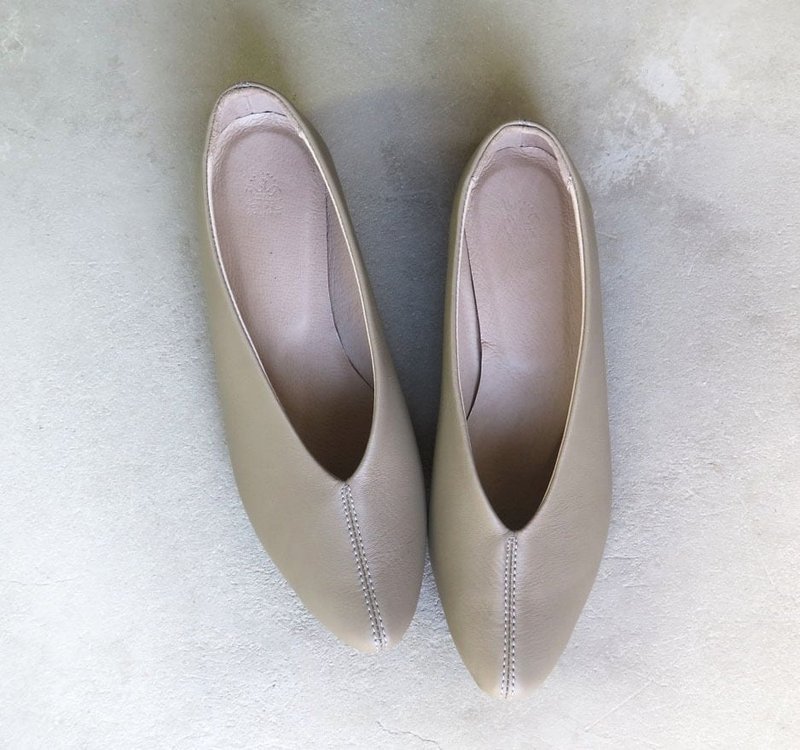 【春季新色！】温柔的紫堇色系本革浅口鞋 ❄︎made in Japan❄︎ - 女款休闲鞋 - 真皮 灰色
