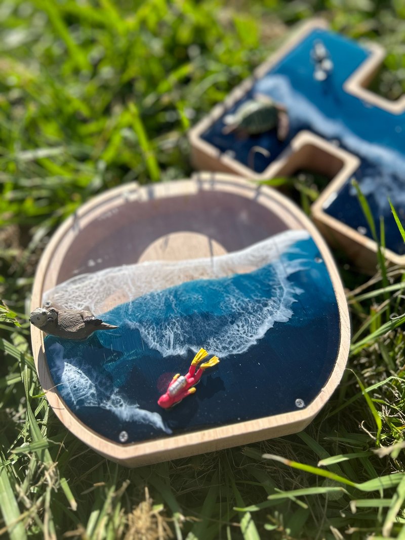 海浪存钱筒 可选择2只公仔   环氧树脂Epoxy 可使用文化币 - 其他 - 防水材质 