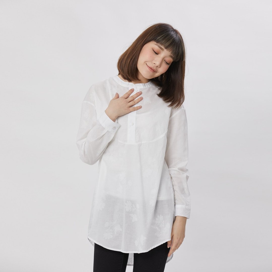 Ivy 圓領半襟長板上衣/蝶白 - 女装上衣 - 棉 