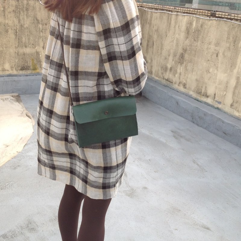 墨绿色斜背包,肩背包侧背,随身包,小包可调,相机包,手机包,手工缝制,手缝真皮 - 侧背包/斜挎包 - 真皮 绿色