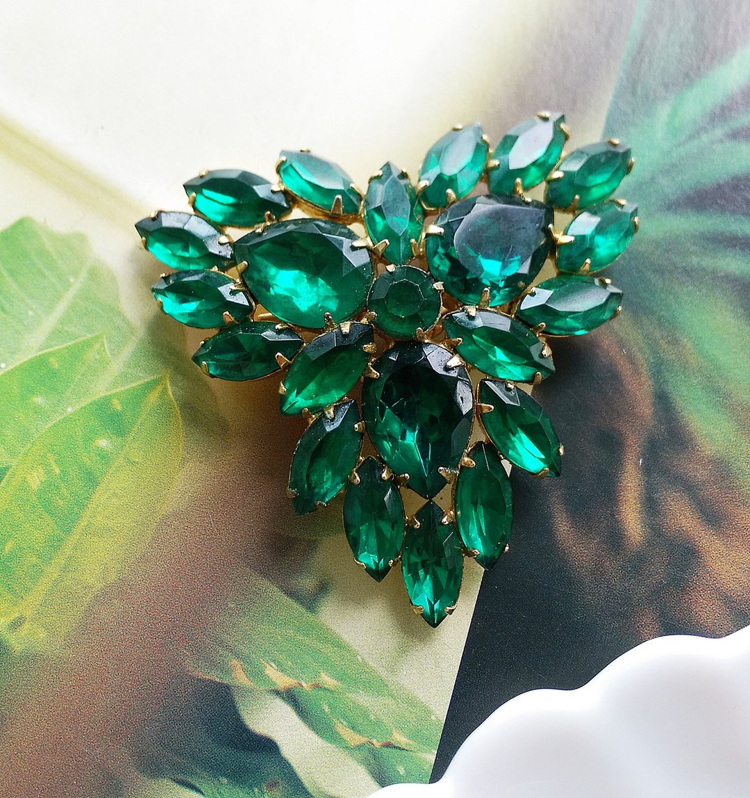 Vintage Jewelry 西洋古董饰品  深绿莱茵钻 几何  别针 - 徽章/别针 - 其他金属 金色