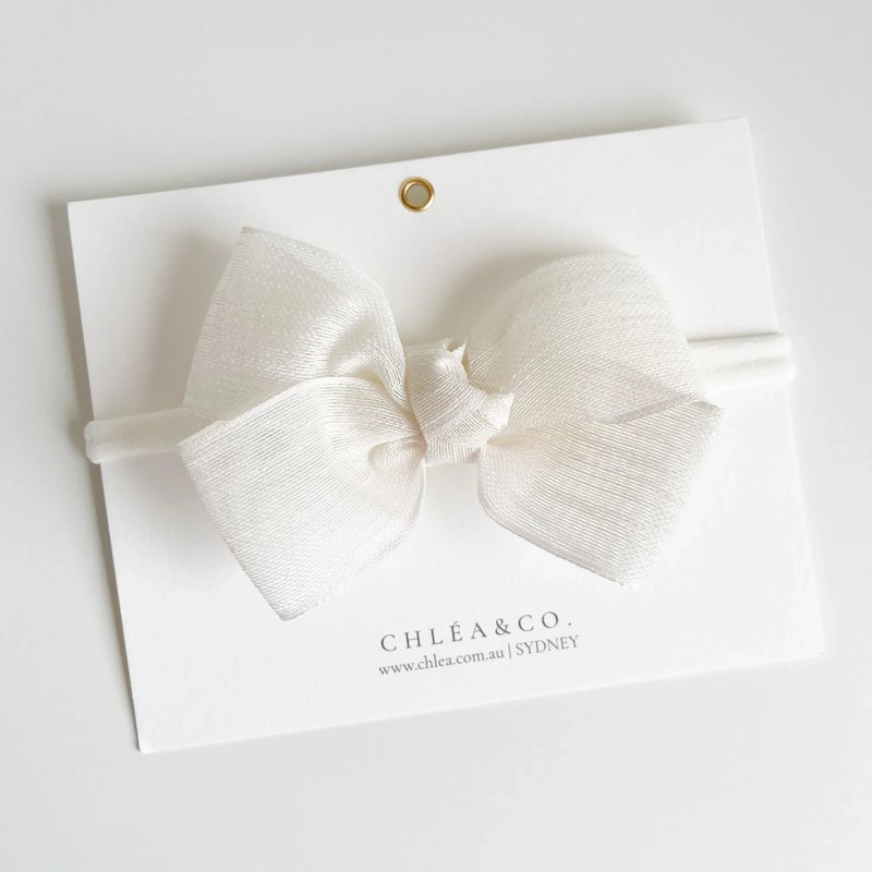 澳洲手工发饰 Chléa & Co.-佛罗伦斯白色蝴蝶结发带 婴儿宝宝礼 - 婴儿帽/发带 - 棉．麻 白色