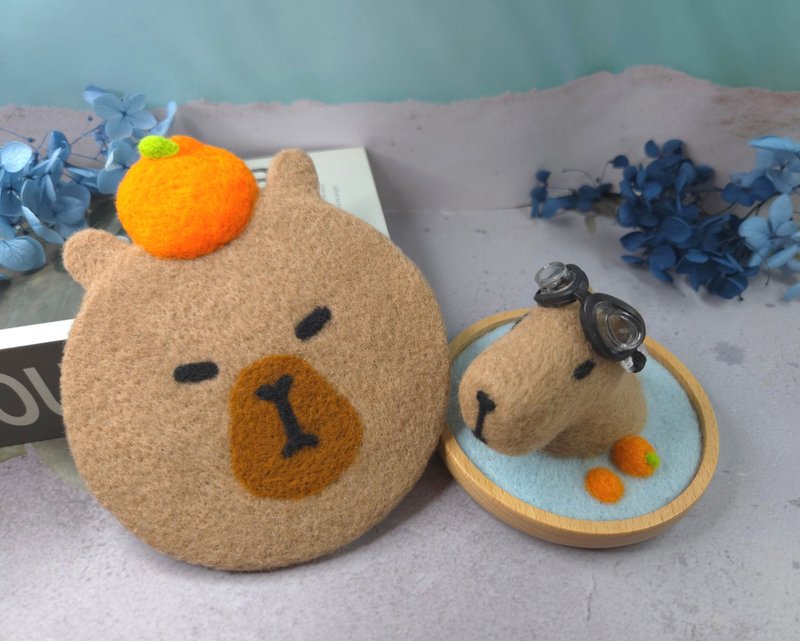 柑橘蜜花园里游泳的水豚君杯盖杯垫组 - 杯垫 - 羊毛 卡其色