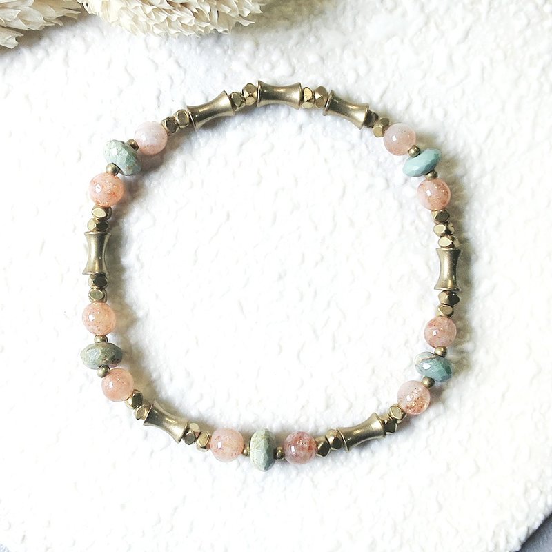 VIIART。蜜桃青茶。绿松橙月光黄铜手环 - 手链/手环 - 铜/黄铜 绿色