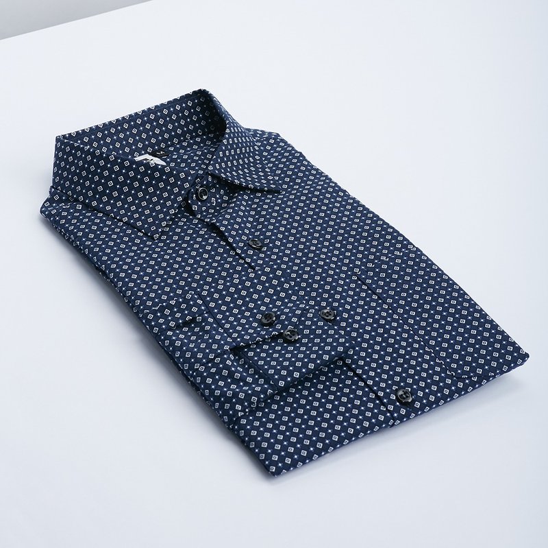 蓝白菱格蓝衬衫-再靠近点,妳会发现我穿了有细节的蓝衬衫 - 男装衬衫 - 棉．麻 蓝色