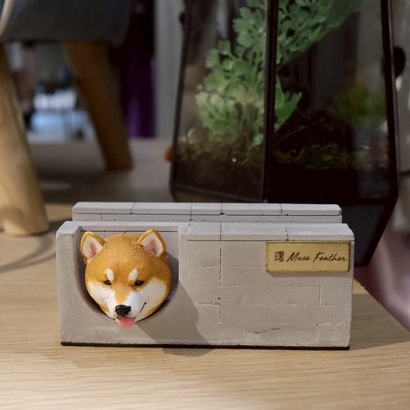曙MUSE 吐舌棕柴犬名片座 原创设计 台湾制 礼物 创意 居家 摆设 - 名片架/名片座 - 水泥 