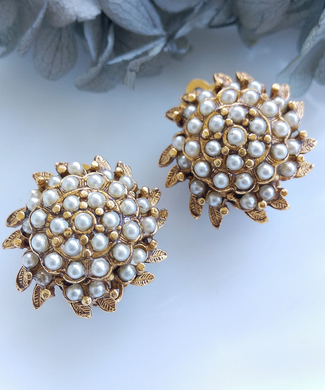 Vintage Jewelry 西洋古董饰品 FLORENZA 花形仿珠金叶 夹式耳环 - 耳环/耳夹 - 其他金属 金色