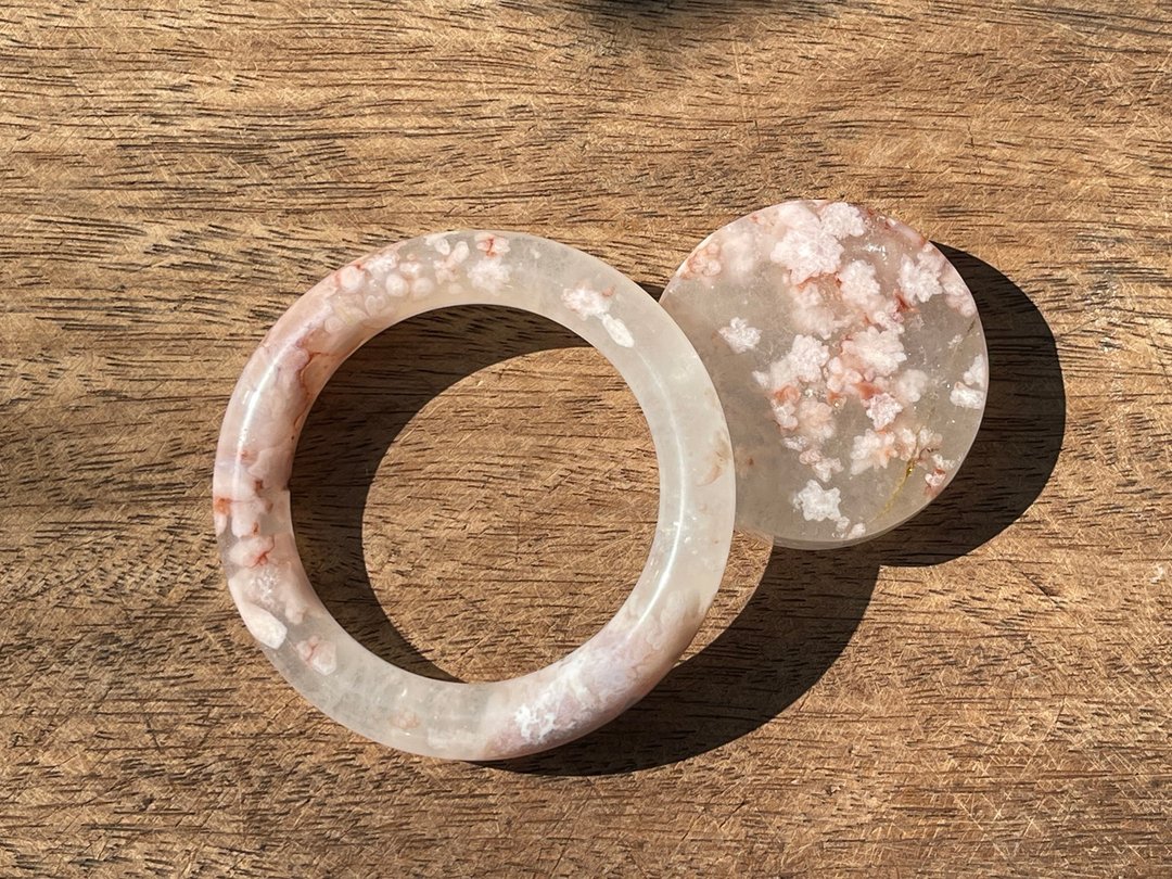 冰晶樱花—樱花玛瑙。圆条套镯。白水晶与玛瑙花共生 - 手链/手环 - 水晶 透明