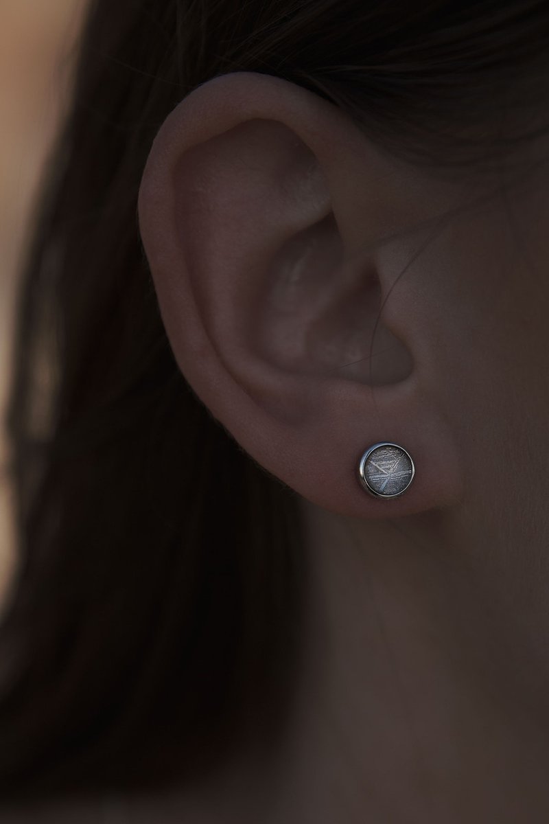 由Muonionalusta陨石和925纯银制成的研究型耳环 - 耳环/耳夹 - 银 