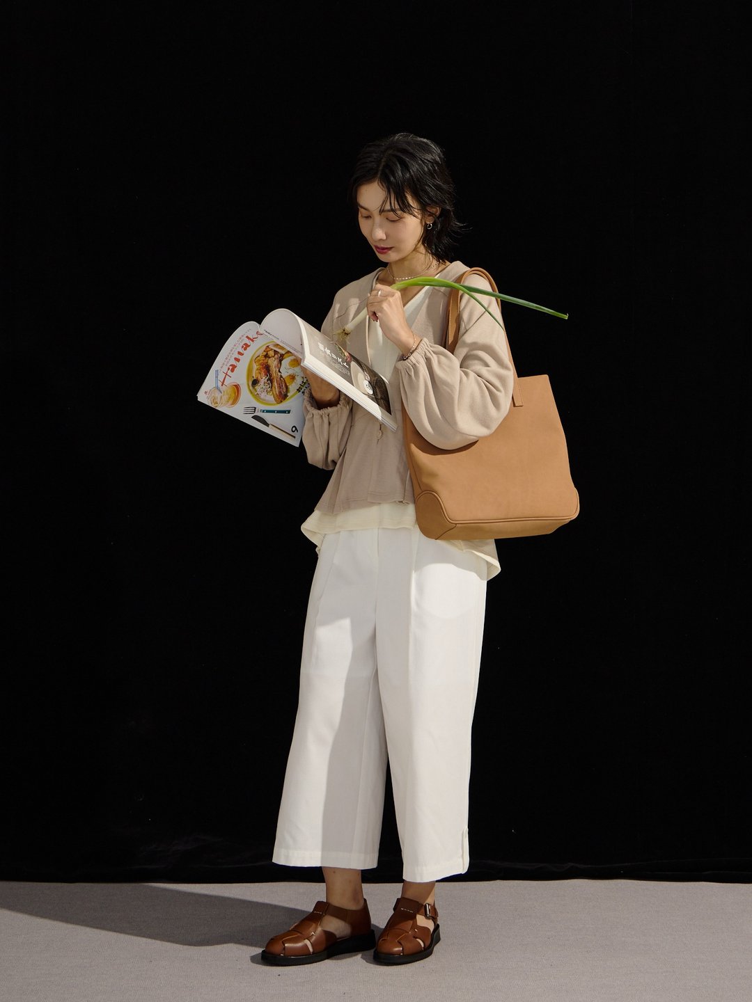 SIEZEN_003_奶茶色毛料 V 领三扣外套 - 女装休闲/机能外套 - 羊毛 卡其色