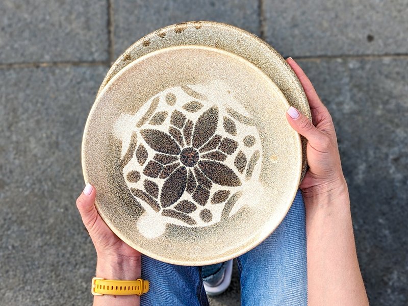 手工陶瓷盘：2 件套带有乌克兰民间艺术的盘子 - 盘子/餐盘/盘架 - 陶 咖啡色