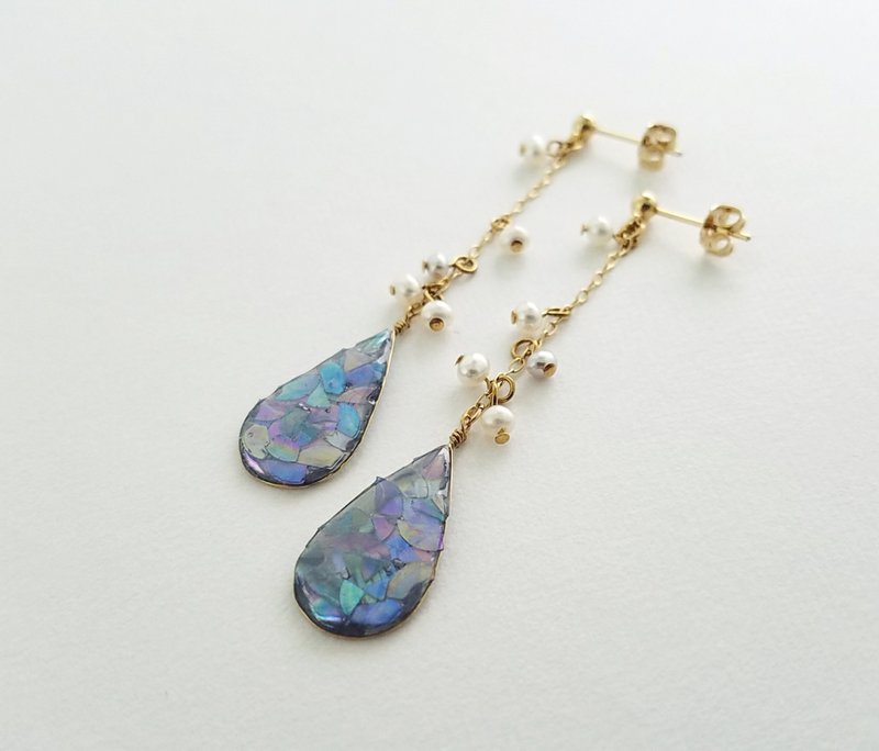 mosaic drop and freshwater pearl long pierced or clip-on earrings (blue-gray) - 耳环/耳夹 - 树脂 蓝色