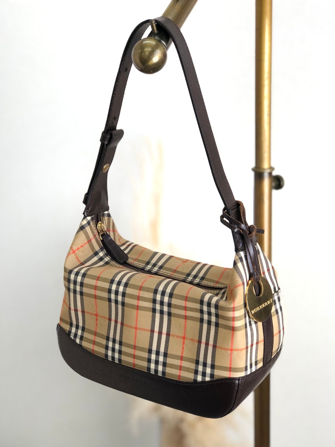 【日本直送，名牌二手包装】BURBERRY 经典格纹单肩包棕吊饰半肩包 n5wkmf - 侧背包/斜挎包 - 真皮 咖啡色