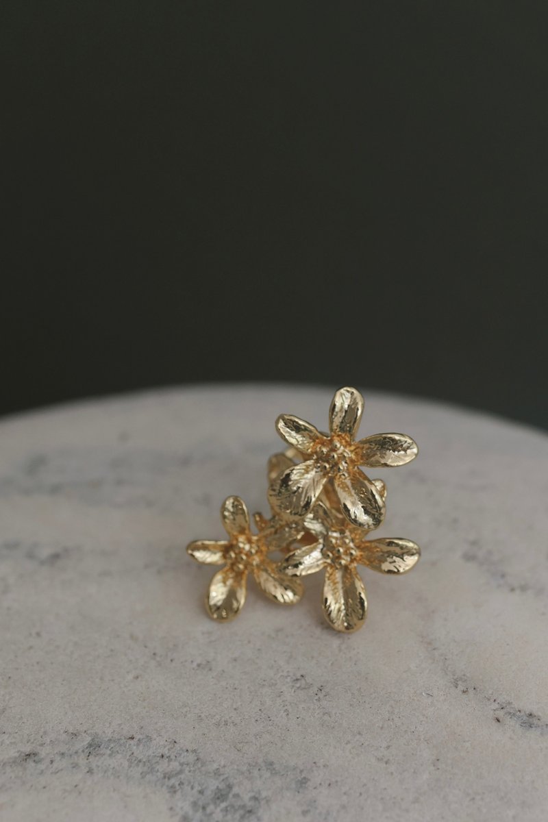 Febbi - FIREWORK/小星星 耳骨夹/水晶 - 耳环/耳夹 - 铜/黄铜 金色