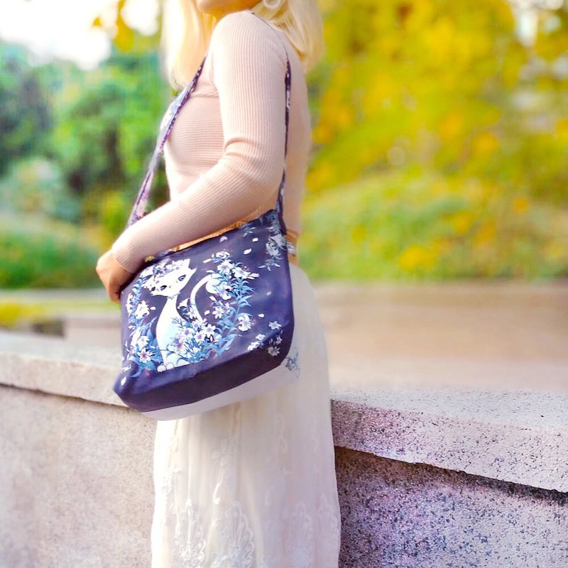 斜背包 | 肩背包 | 侧背包 - 百合花 • 甜美小女王猫 - 侧背包/斜挎包 - 棉．麻 紫色