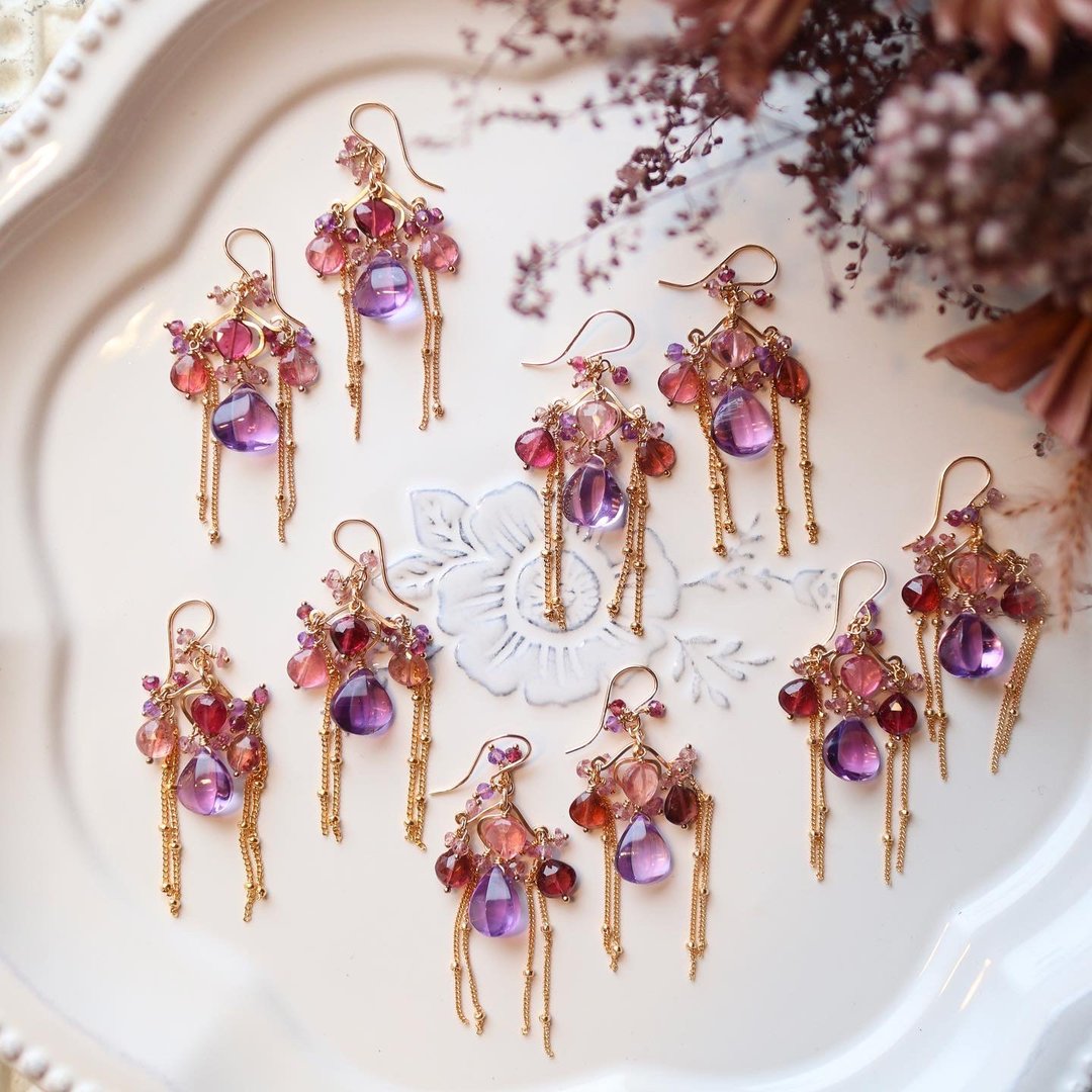 Sugarloaf cut chandelier earrings [Amethyst] - 耳环/耳夹 - 宝石 粉红色