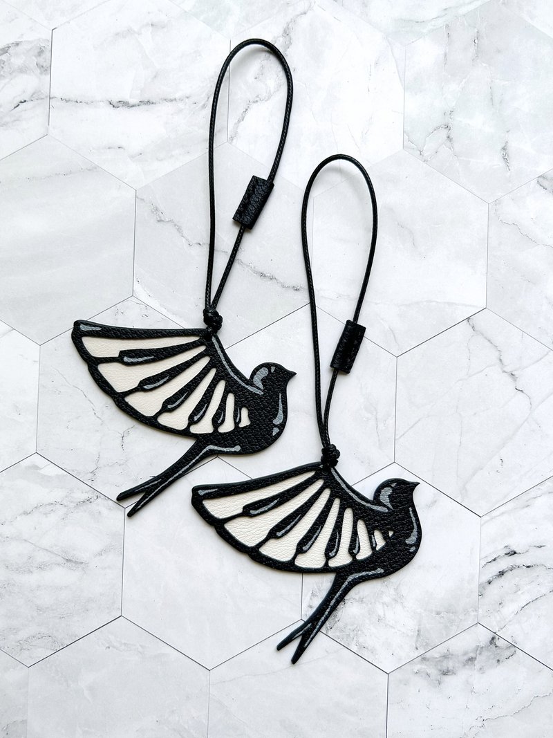 原创手工皮具 手绘小鸟琴键包挂饰 - 挂绳/吊绳 - 真皮 