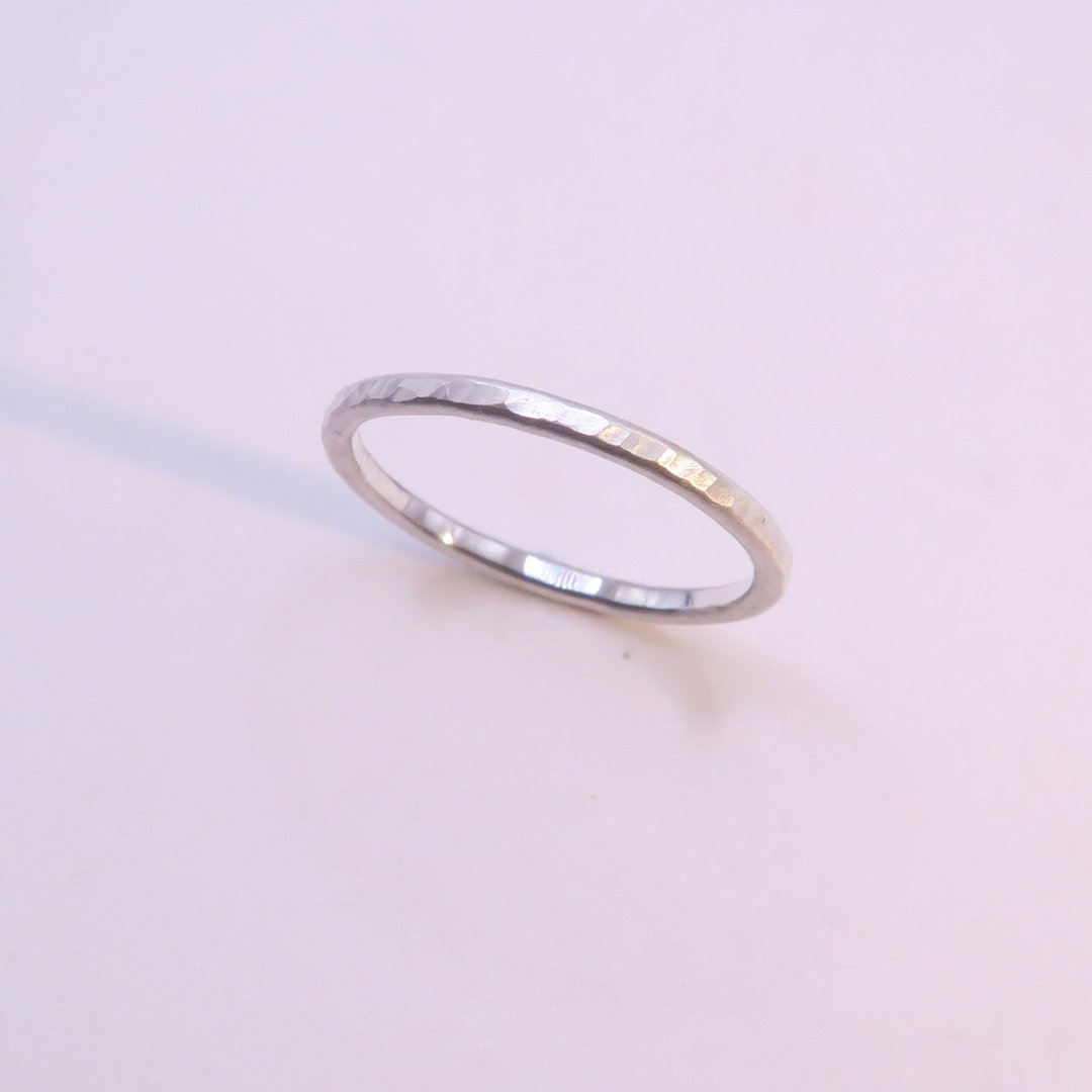 斜纹 纯银锻敲戒指 - 纤细款(宽约1.5mm 厚约1mm) - 对戒 - 其他金属 